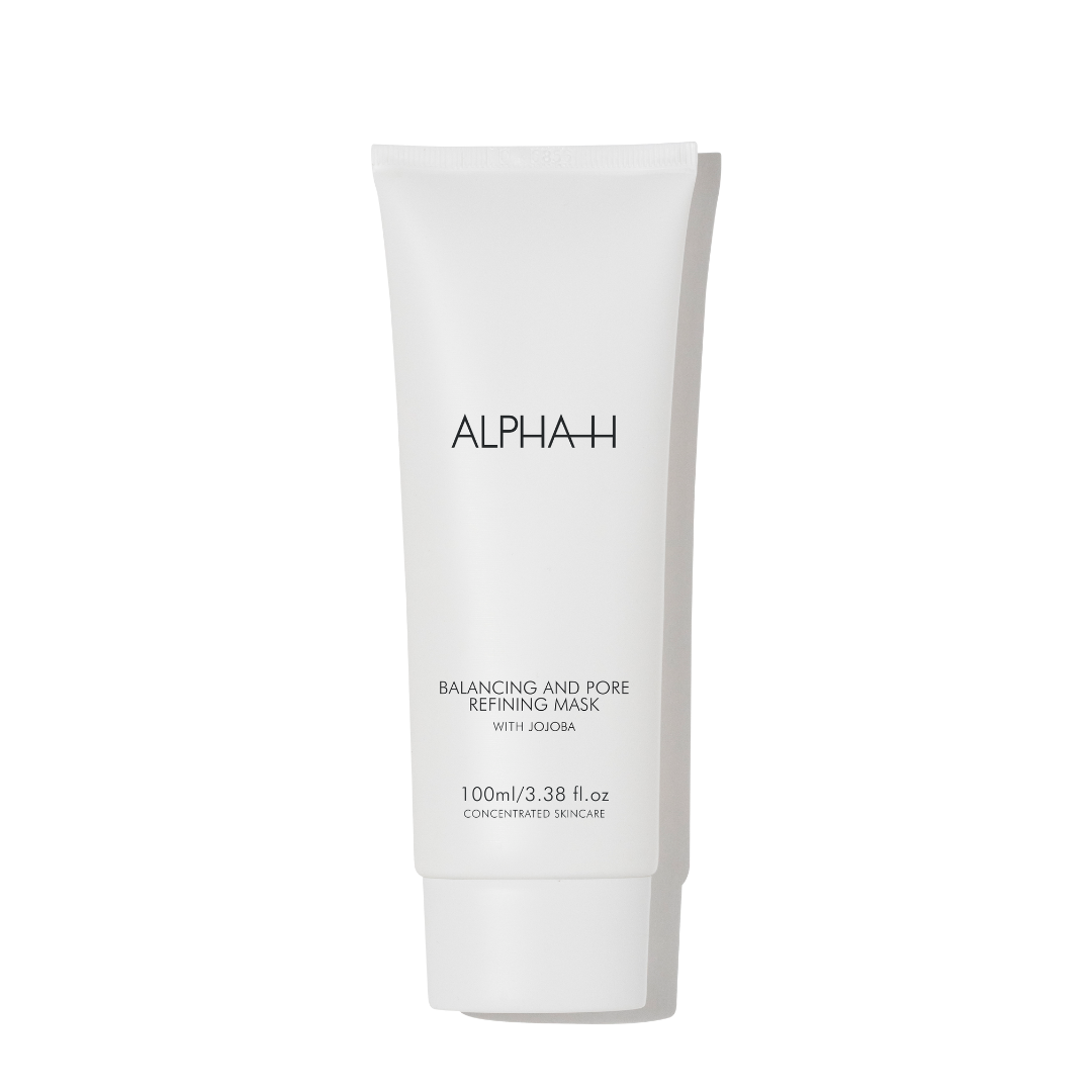 Ontdek de kracht van een zuivere en gebalanceerde huid met het Alpha-H Balance & Pore Refining Mask. Dit ontgiftende masker is jouw ideale bondgenoot als je regelmatig last hebt van een vettige T-zone of acne. Het reinigt grondig tot diep in de poriën en brengt jouw talgproductie weer in balans voor een gezonde en stralende teint.