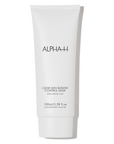 Ontdek de kracht van een heldere en zuivere huid met het Alpha-H Clear Skin Blemish Control Mask. Dit masker, gemaakt van witte klei, is speciaal ontwikkeld om je huid te kalmeren en onzuiverheden effectief te verwijderen. Het reinigt diep in de poriën, pakt bestaande onzuiverheden aan, vermindert ontstekingen en remt de talgproductie.
