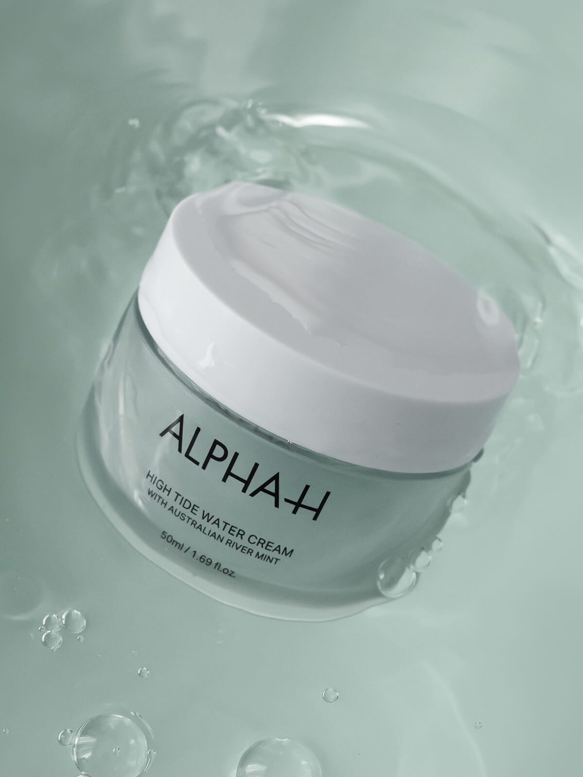 Uniek hydratatiecomplex in Alpha-H Water Cream - Hyaluronzuur, trehalose en ureum.