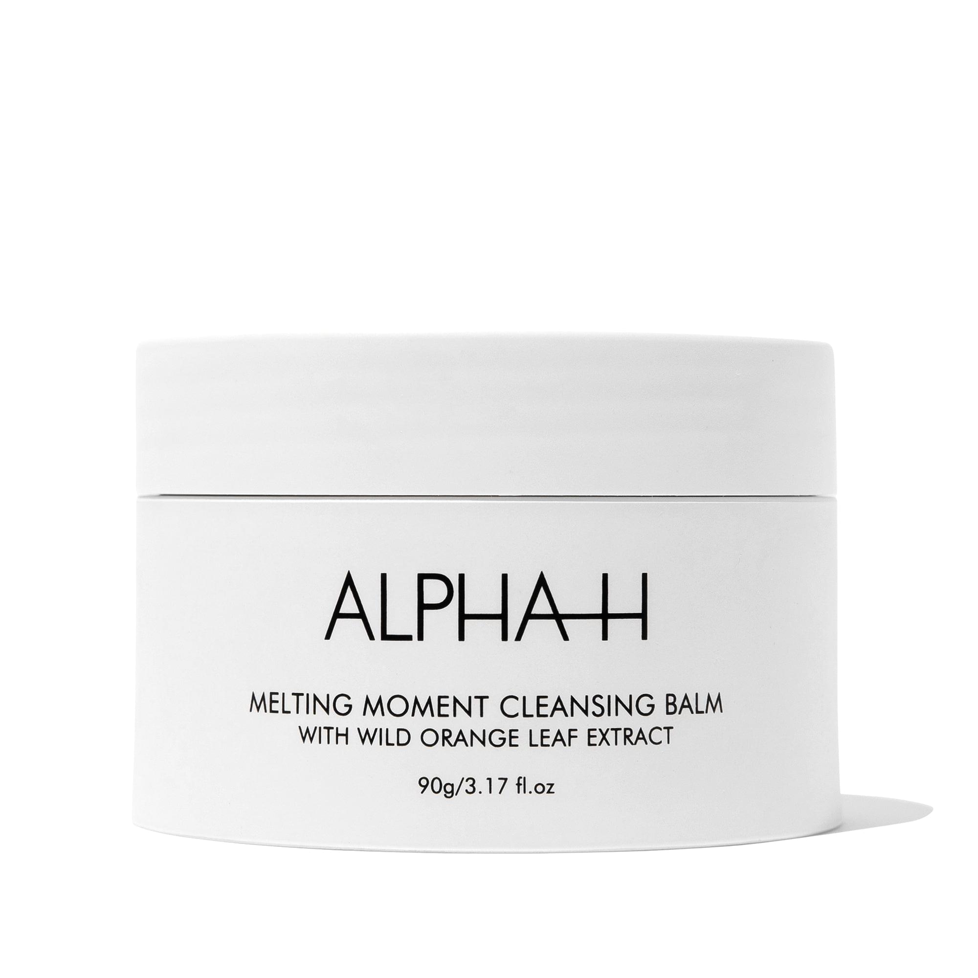 De Melting Moment Cleansing Balm is niet zomaar een reiniger, het is een rijke balsem die je huid voedt en verzorgt. Deze veelzijdige balsem kan zelfs worden gebruikt als masker voor een extra intensieve behandeling. Met een unieke mix van voedende ingrediënten, waaronder druivenpitolie, vitamine E en sandelhoutolie, biedt deze balsem een ware voedingsboost voor je huid.