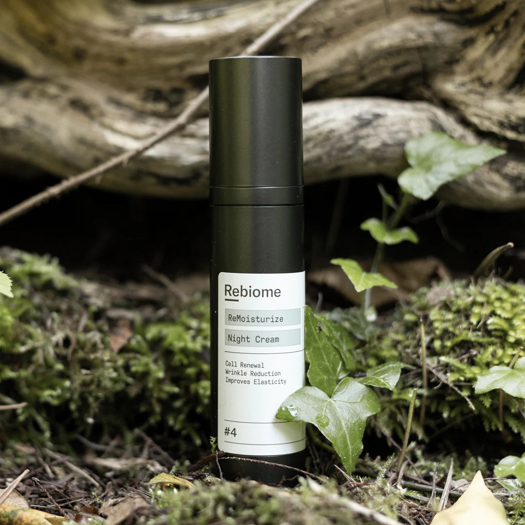 Ontdek ReBiome ReMoisture night cream - de ultieme hydratatie en verzorging voor je huid. Met pre- en postbiotica, squalane, sheaboter, peptiden, ectoïne, groene thee en vitamine E. 100% vegan & 99% natuurlijk. Geef je huid de liefde die het verdient. Bestel nu en word wakker met een stralende huid.